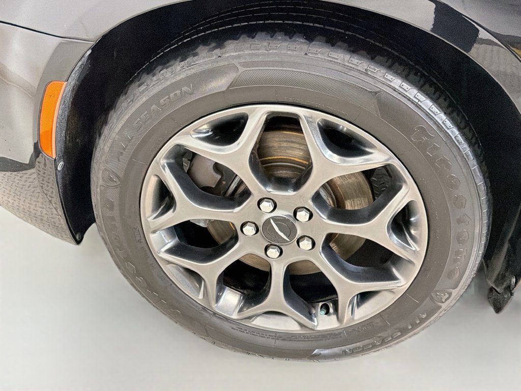 Used 2018 Chrysler 300 S w/ 300S Premium Group AWD/4WD image 30