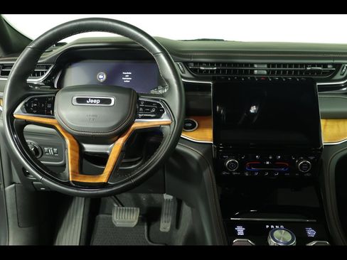Used 2022 Jeep Grand Cherokee Summit image 17