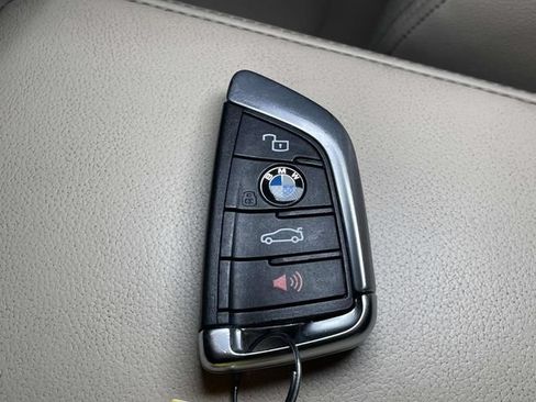 Used 2019 BMW 330i xDrive Sedan w/ M Sport Package AWD/4WD image 43