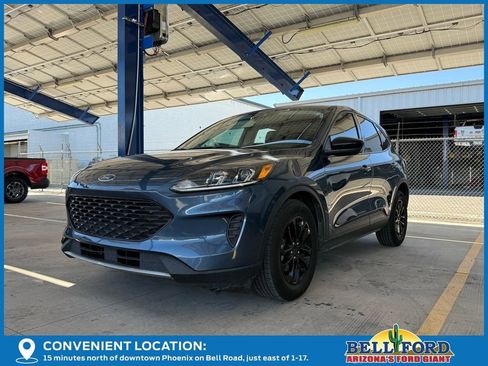 Used 2020 Ford Escape SE Sport image 2