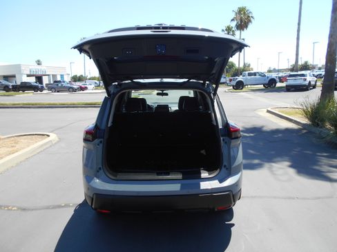 Used 2025 Nissan Rogue SV AWD/4WD image 7