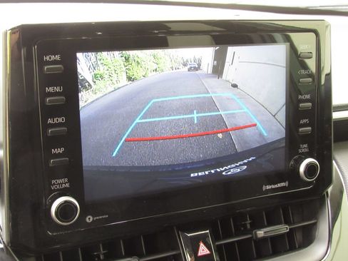 Used 2022 Toyota Corolla Cross LE w/ Moonroof Package AWD/4WD image 29