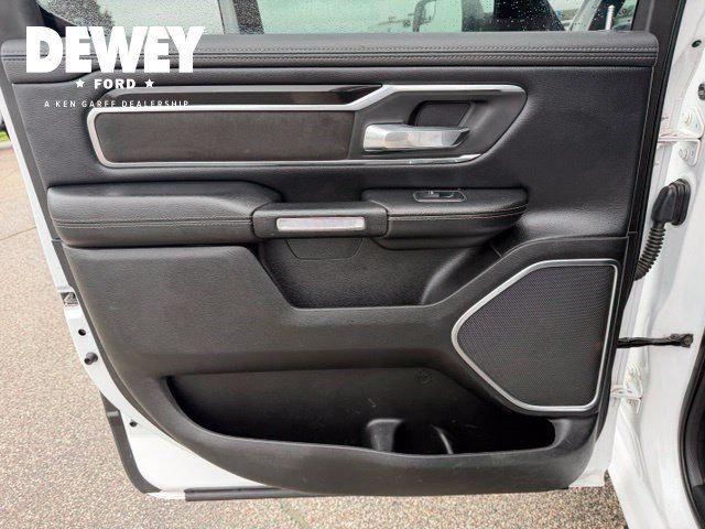 Used 2019 RAM 1500 Laramie AWD/4WD image 28