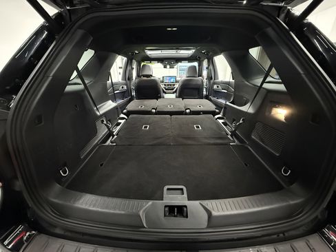 Used 2025 Ford Explorer ST image 11