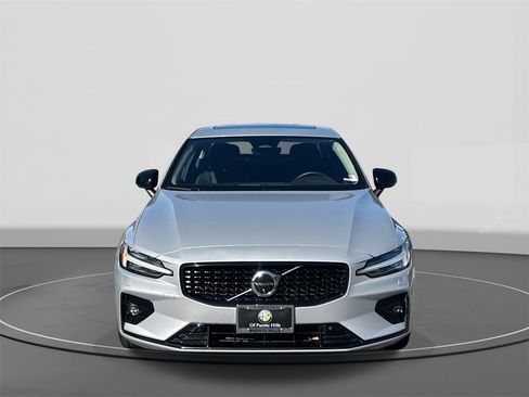 Used 2024 Volvo S60 B5 Plus image 2