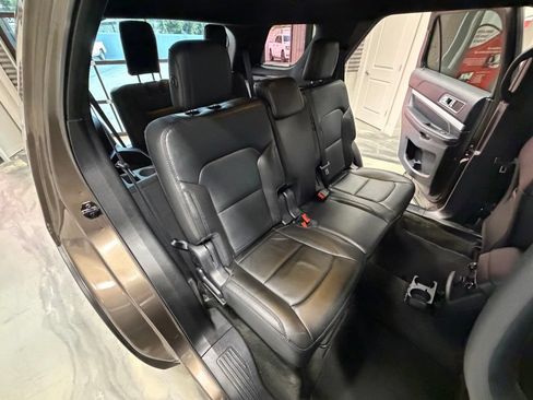Used 2016 Ford Explorer XLT w/ Equipment Group 202A AWD/4WD image 5