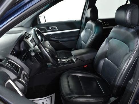 Used 2016 Ford Explorer XLT w/ Equipment Group 202A AWD/4WD image 6