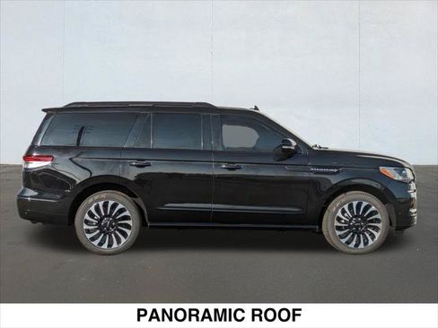 Used 2024 Lincoln Navigator Reserve AWD/4WD image 6