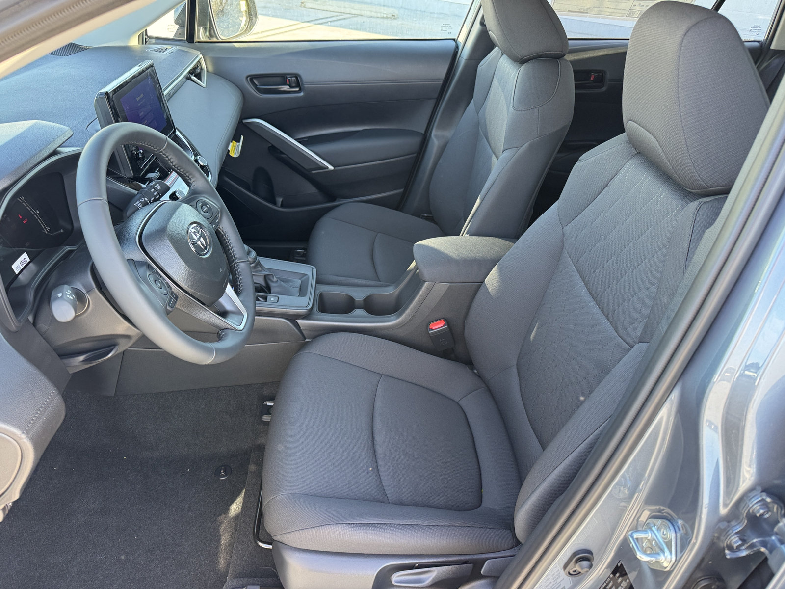 New 2026 Toyota Corolla Cross LE w/ Moonroof Package FWD image 2