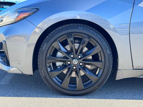 Used 2022 Nissan Maxima SR w/ Sport Mat Group image 38
