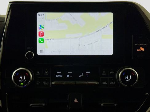 Used 2023 Toyota Highlander LE image 11