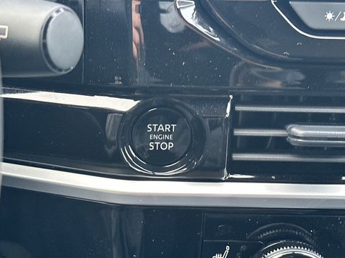 New 2025 Nissan Pathfinder SV image 23