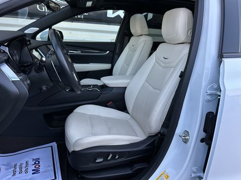 Used 2025 Cadillac XT5 Sportv w/ Technology Package AWD/4WD image 11
