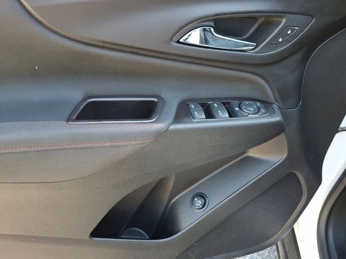 Used 2022 Chevrolet Equinox RS image 12