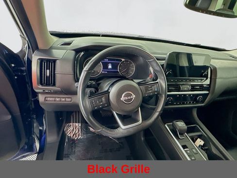 Used 2022 Nissan Pathfinder SL w/ SL Black Package image 17