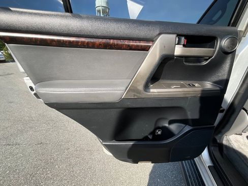 Used 2009 Toyota Land Cruiser image 20