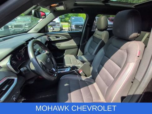 Used 2021 Chevrolet TrailBlazer RS w/ Sun and Liftgate Package AWD/4WD image 18