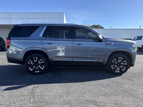 Used 2021 GMC Yukon Denali w/ Denali Premium Package image 2