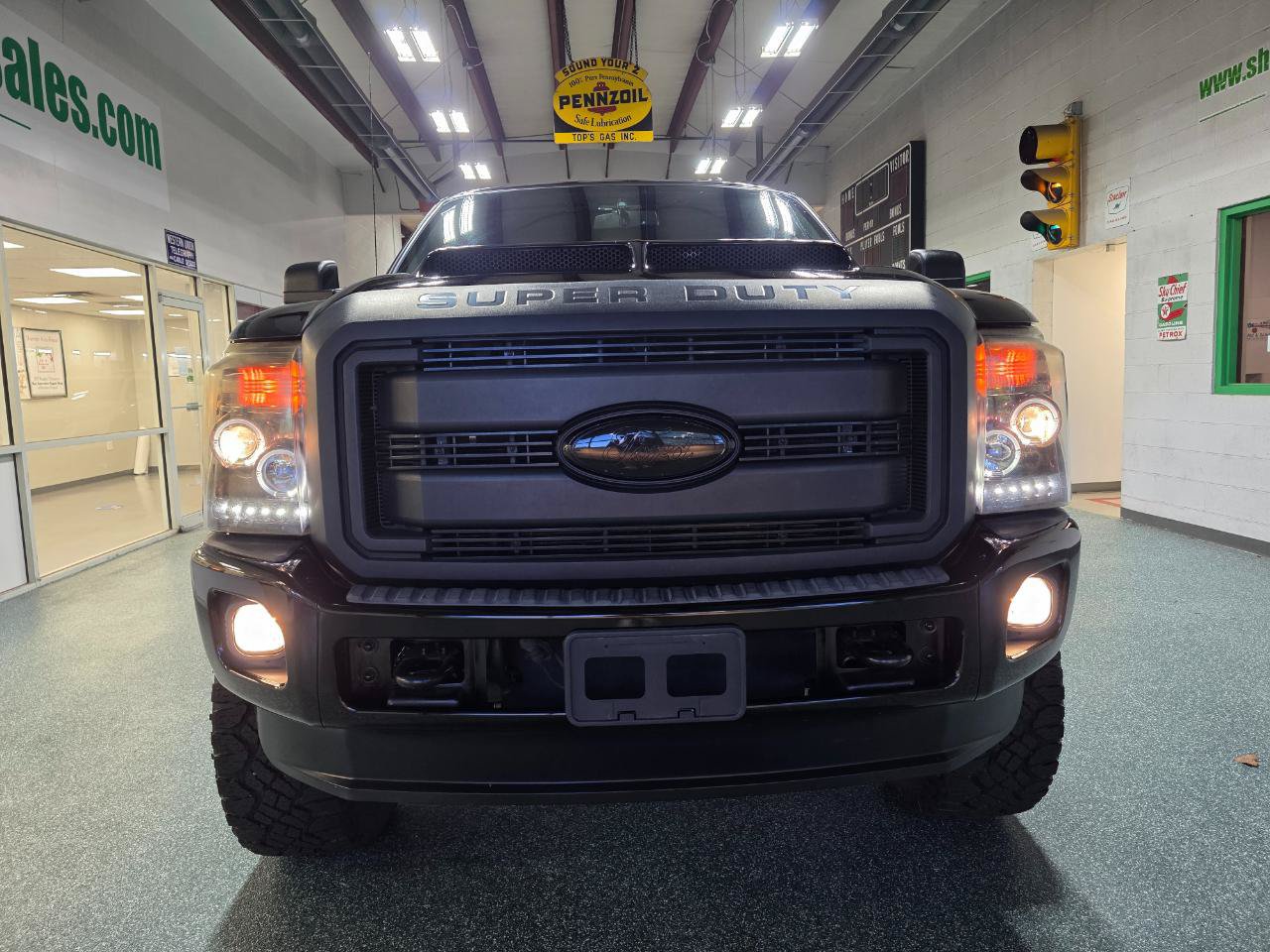 Used 2016 Ford F250 Lariat w/ Lariat Ultimate Package AWD/4WD image 3