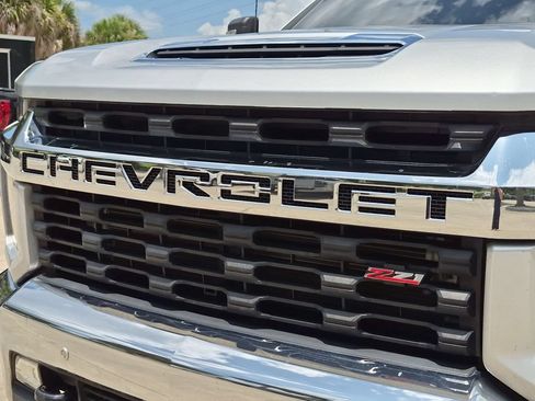 Used 2022 Chevrolet Silverado 2500 LT w/ All Star Edition AWD/4WD image 5