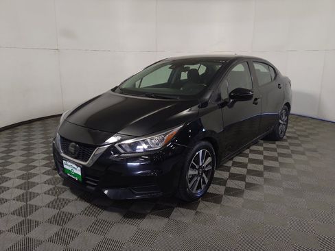 Used 2021 Nissan Versa SV FWD image 2