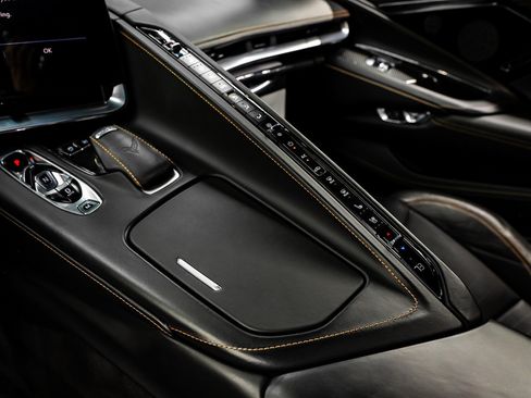 Used 2022 Chevrolet Corvette Stingray Premium Cpe w/ Z51 Performance Package image 31