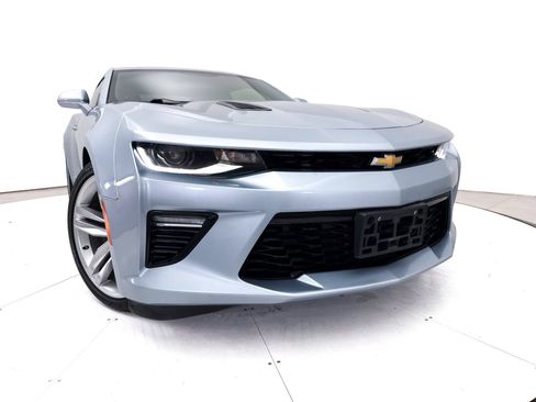 Used 2017 Chevrolet Camaro SS RWD image 9