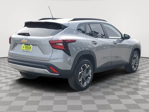 New 2026 Chevrolet Trax LT image 3