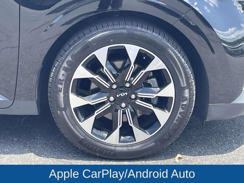 Used 2024 Kia Carnival EX FWD image 10