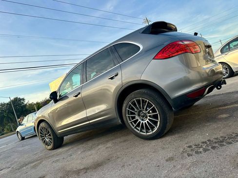 Used 2011 Porsche Cayenne S image 4