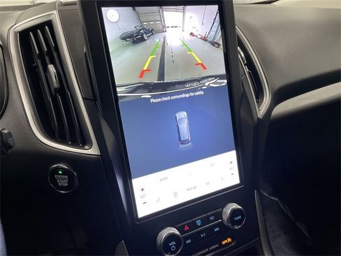 Used 2023 Ford Edge SEL image 25