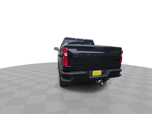 Used 2024 Chevrolet Silverado 1500 ZR2 w/ Technology Package image 7