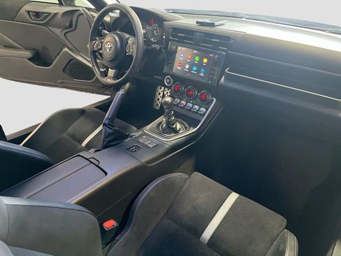 Used 2025 Toyota GR86 Premium w/ Performance Package RWD image 21