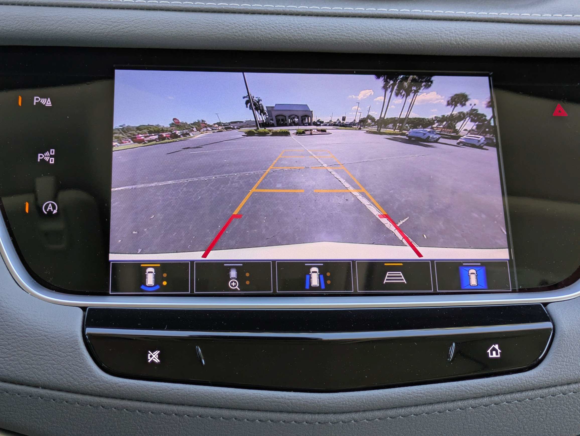 Certified 2024 Cadillac XT5 Premium Luxury w/ Technology Package FWD image 29