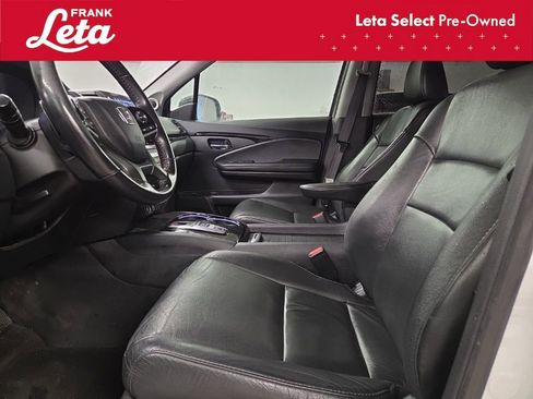 Used 2022 Honda Pilot Touring image 13