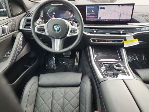 Used 2025 BMW X6 xDrive40i w/ Executive Package image 4