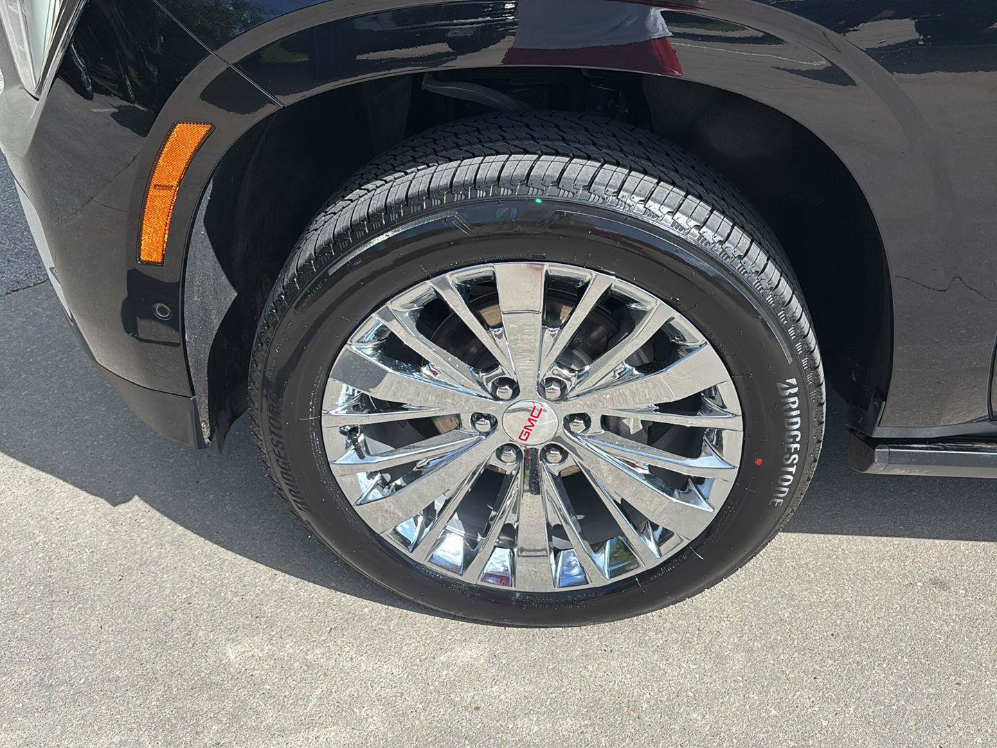 Used 2026 GMC Yukon Denali w/ Sun & Power Step Package AWD/4WD image 10