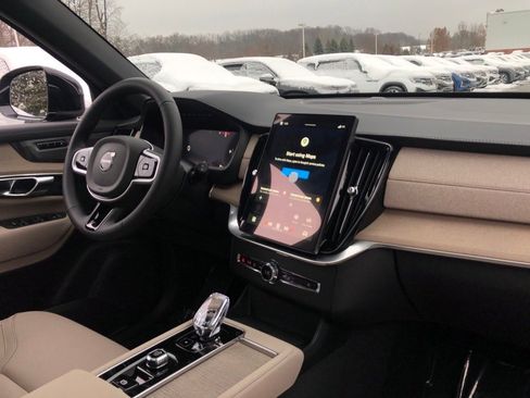 New 2026 Volvo XC90 B5 Plus image 17