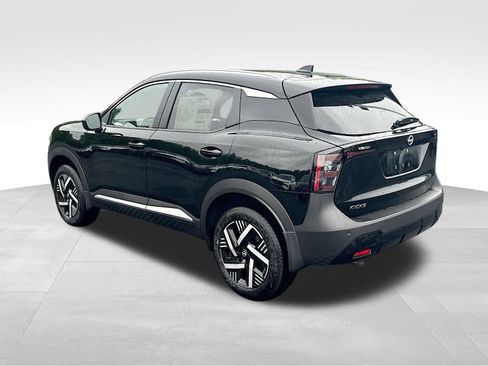 New 2026 Nissan Kicks SV FWD image 5
