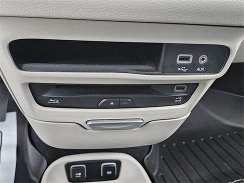 Used 2020 Chrysler Pacifica Touring-L Plus w/ Advanced Safetytec Group image 21