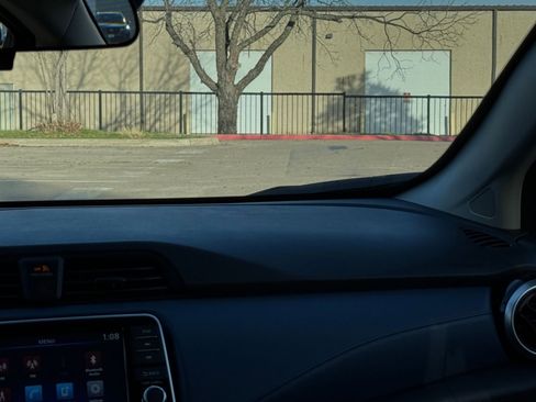 Used 2025 Nissan Versa SV image 35