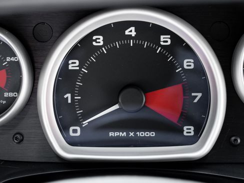 Used 2005 Ford GT RWD image 26