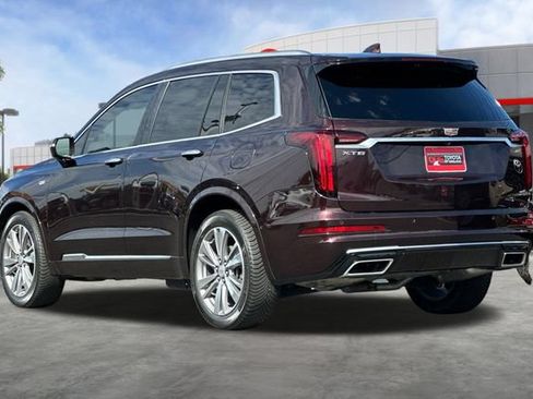 Used 2020 Cadillac XT6 Premium Luxury FWD image 6
