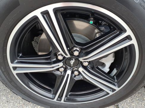 Used 2025 Ford Mustang Coupe RWD image 11