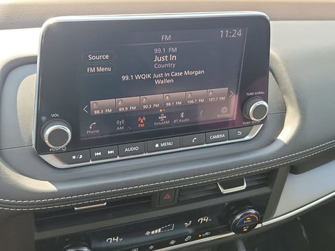 Used 2023 Nissan Rogue SV image 24