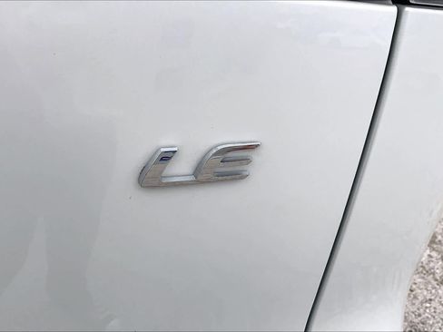 Used 2026 Toyota Corolla Cross LE w/ Moonroof Package image 10