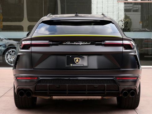 Used 2022 Lamborghini Urus image 4