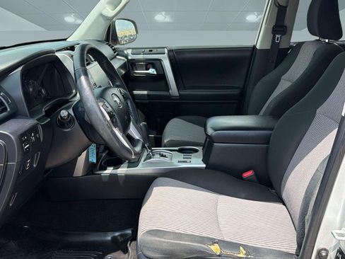 Used 2020 Toyota 4Runner SR5 AWD/4WD image 23