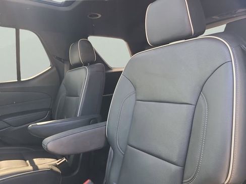 Used 2023 Chevrolet Traverse Premier w/ Redline Edition FWD image 9