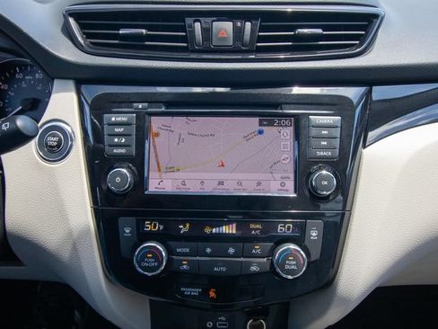 Used 2022 Nissan Rogue Sport SL FWD image 27